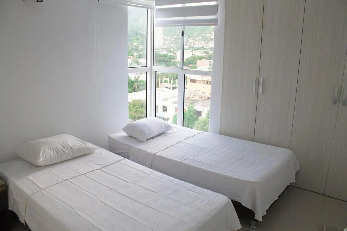 Central And Comfortable Santa Marta Apartment